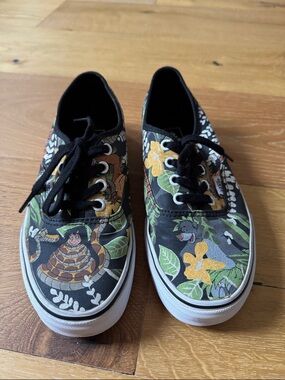 Vans Disney 7.5 Women’s Jungle Book Black Floral Lace-Up Sneakers